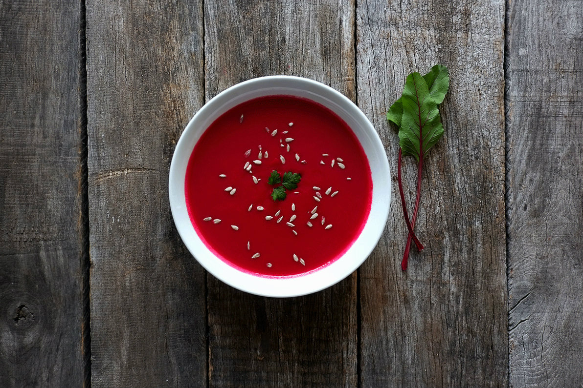 Sopa de Beterraba Assada com Sementes de Girassol